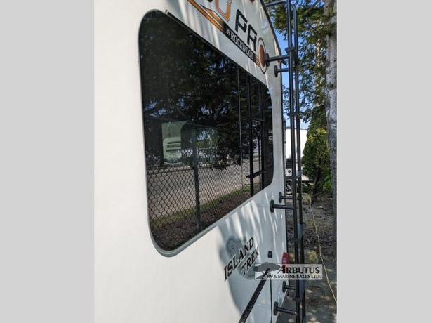 Used 2020 Forest River RV Island Trek GEO Pro 15TB image 4