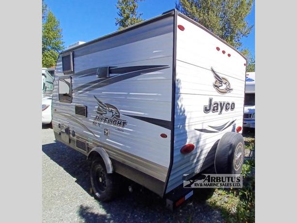 Used 2017 Jayco Jay Flight SLX 145RB image 4