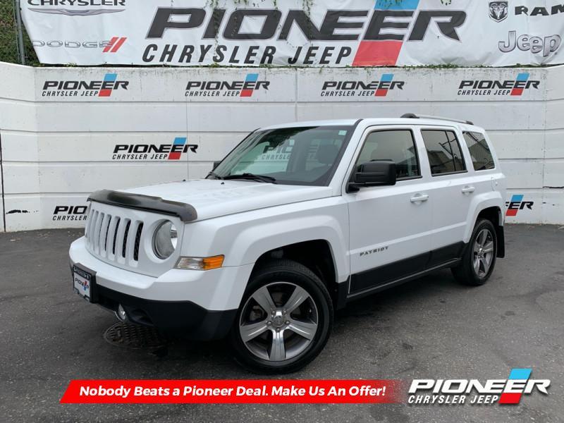 2017 Jeep Patriot High Altitude display photo