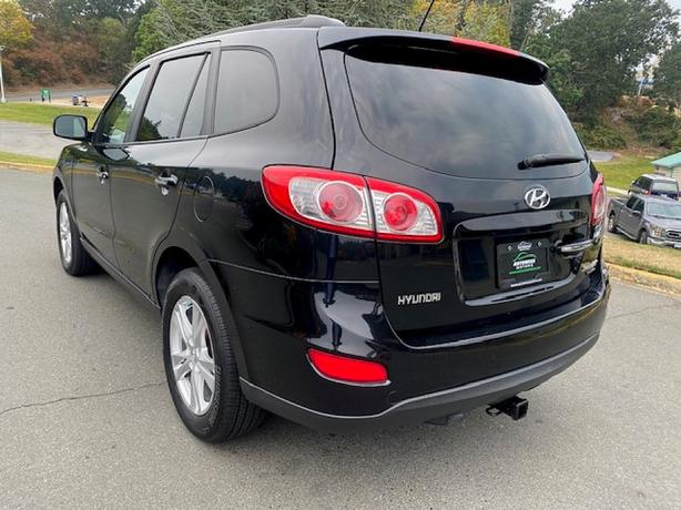 2010 Hyundai Santa Fe SE image 3
