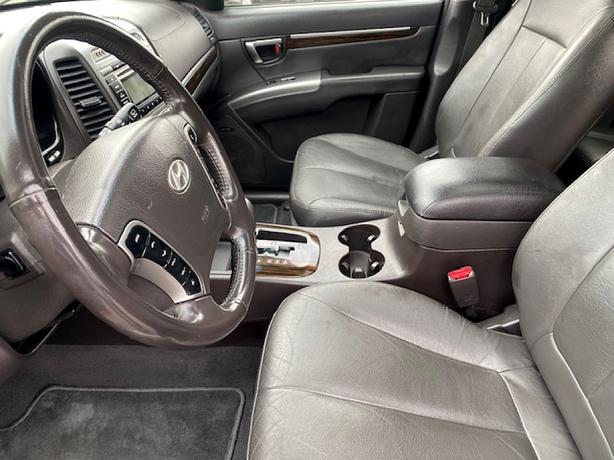2010 Hyundai Santa Fe SE image 6
