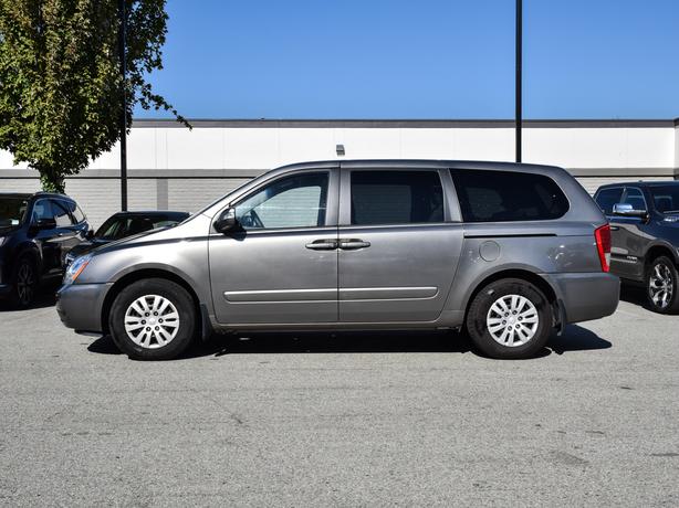 2011 Kia Sedona - Cruise Control, Air Conditioning, Power Windows image 2