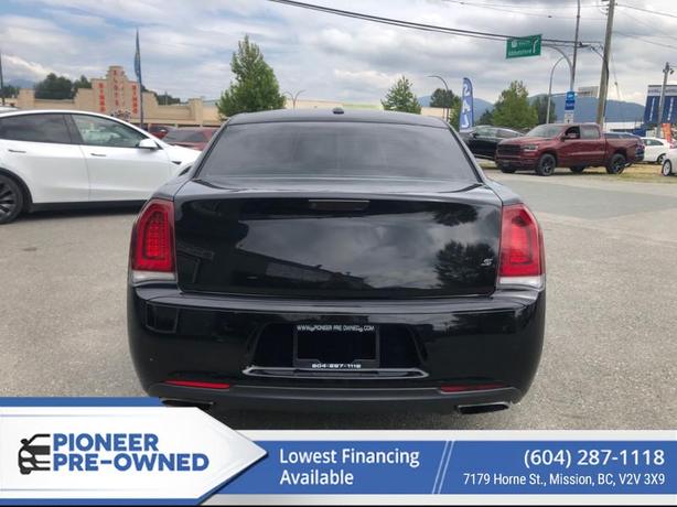 2016 Chrysler 300 300s image 6
