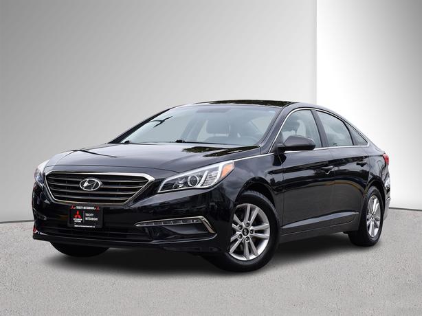 2015 Hyundai Sonata GL - Backup Camera, Heated Seats, BlueTooth image 1
