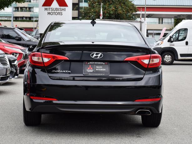 2015 Hyundai Sonata GL - Backup Camera, Heated Seats, BlueTooth image 5