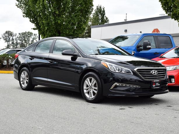 2015 Hyundai Sonata GL - Backup Camera, Heated Seats, BlueTooth image 8
