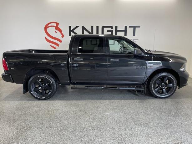 2018 Ram 1500 Express 4WD Crew Cab Pickup image 6
