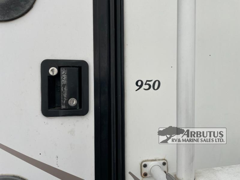 Used 2007 ALP Eagle Cap 950 display photo