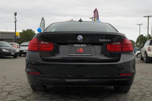 2012 BMW 3 Series Sedan image 3