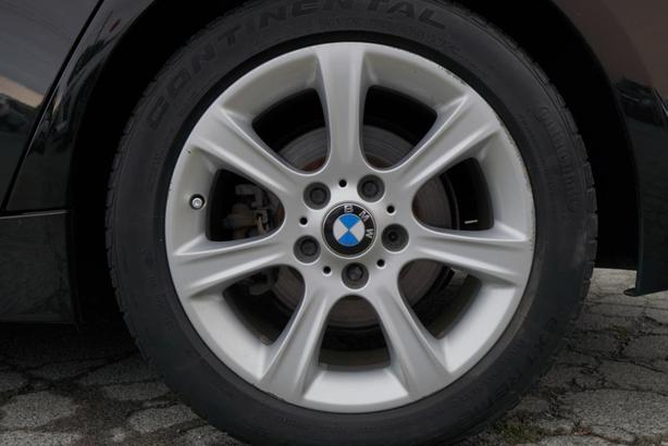 2012 BMW 3 Series Sedan image 4
