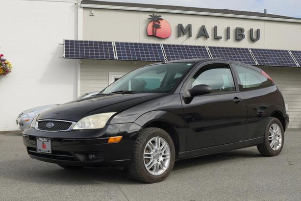 2005 Ford Focus 3dr Cpe ZX3 S image 7