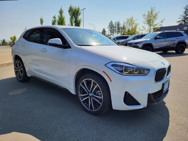 2022 BMW X2 xDrive28i - AWD, Navigation, Leather Interior image 8