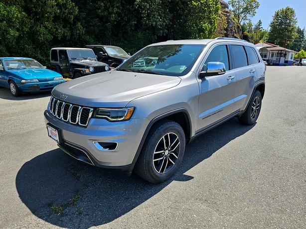 2017 Jeep Grand Cherokee Limited image 2