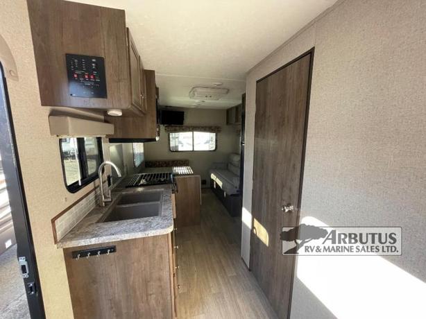 Used 2019 Dutchmen RV COLEMAN LANTERN 202RDWE image 7
