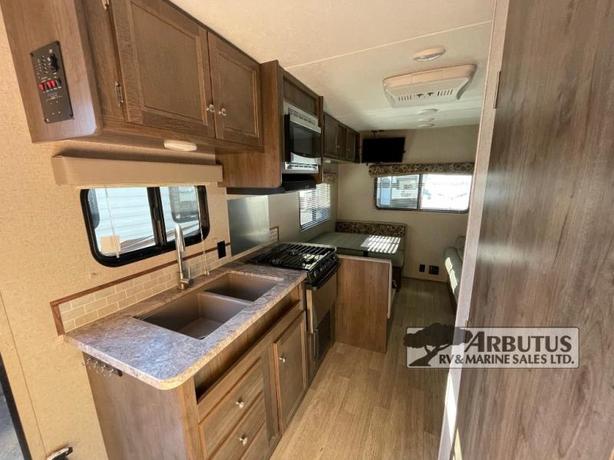 Used 2019 Dutchmen RV COLEMAN LANTERN 202RDWE image 8