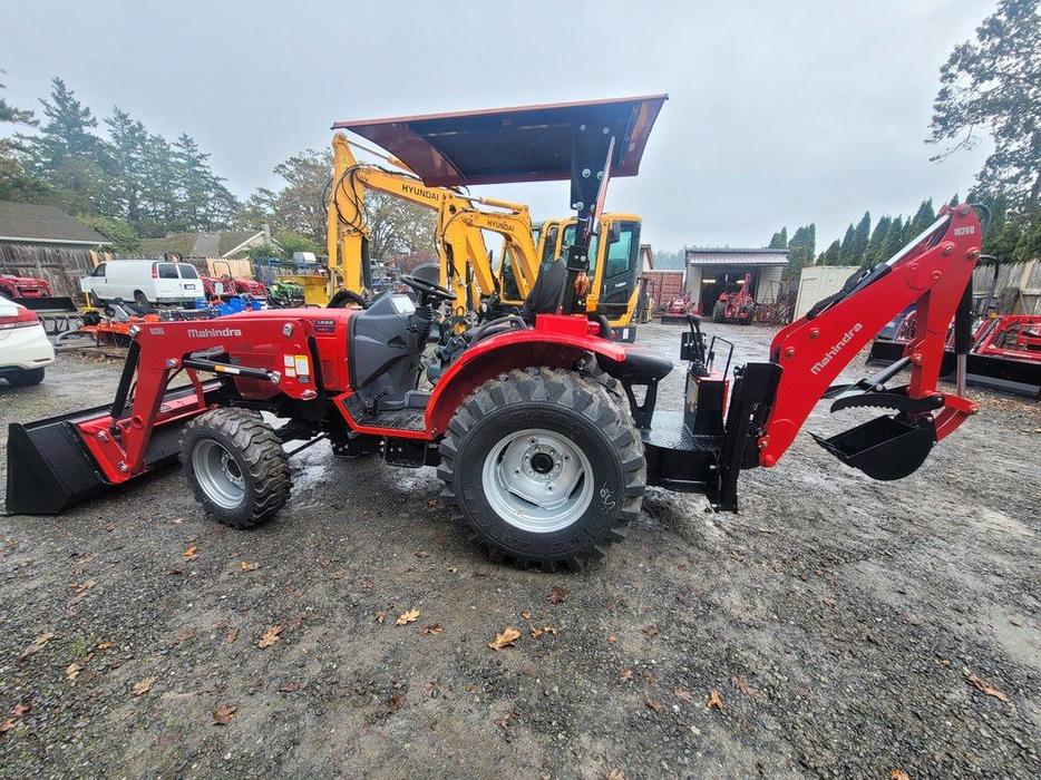 2022 Mahindra 1600 Series 1626 HST display photo
