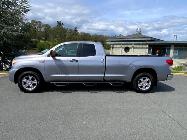 2010 Toyota Tundra image 2