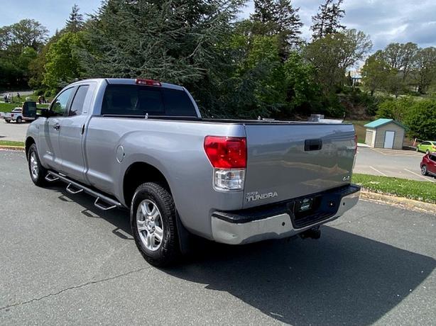 2010 Toyota Tundra image 3