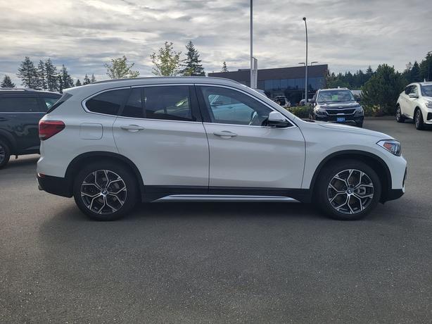 2021 BMW X1 xDrive28i - AWD, Navigation, Leatherette Interior image 7