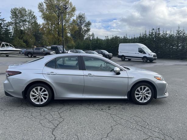 2021 Toyota Camry Hybrid Hybrid LE Auto image 8