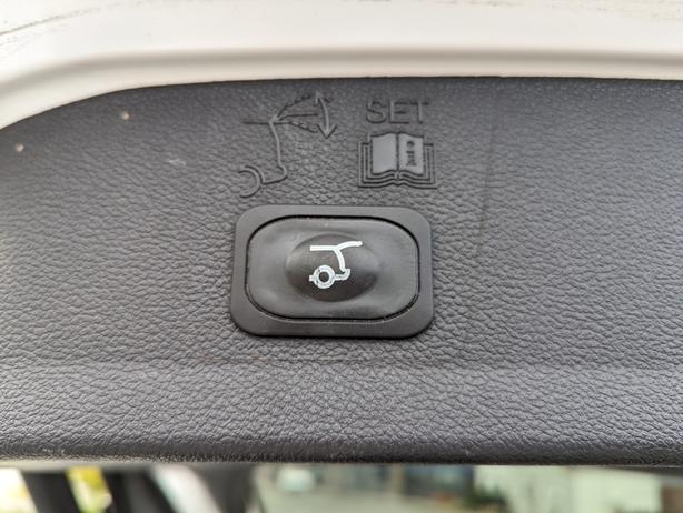 2019 Ford Escape SEL - No Accidents, Leather, Sunroof, NAV, 4x4 image 8