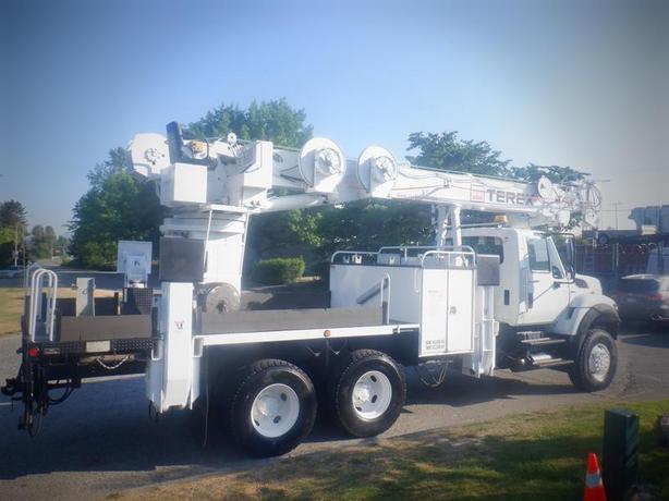 2012 International 7400 Crane Service Truck with Air Brakes Dually Diesel image 6