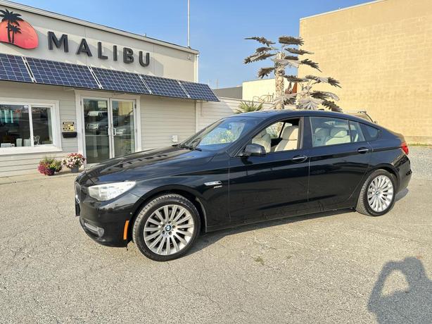 2011 BMW 5 Series 535i xDrive Gran Turismo image 1