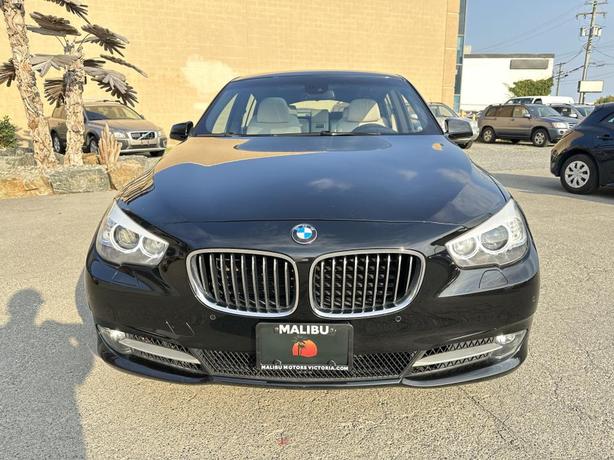 2011 BMW 5 Series 535i xDrive Gran Turismo image 2