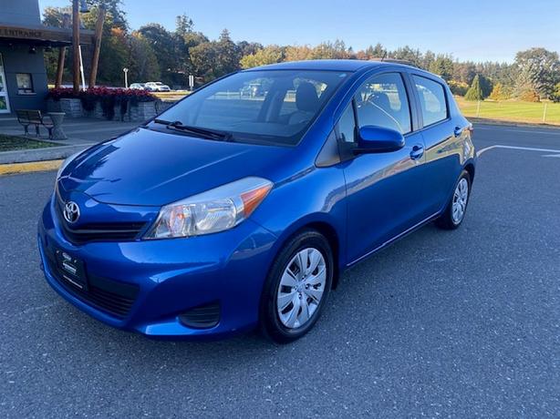 2012 Toyota Yaris LE image 1
