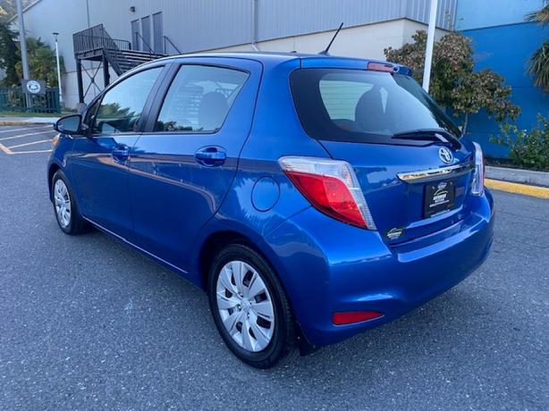 2012 Toyota Yaris LE image 3