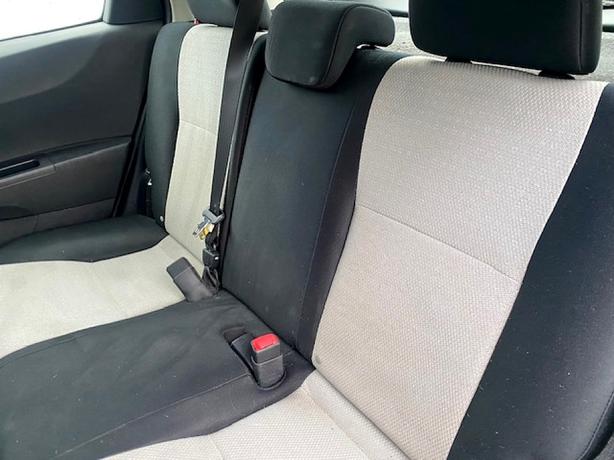2012 Toyota Yaris LE image 7