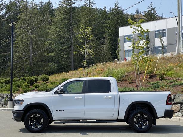 2019 Ram 1500 Rebel 4WD V8-Uconnect 4,Sun Visors,w/Package 25W image 5