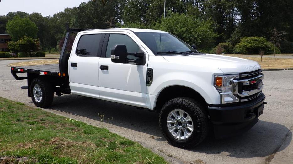 2020 Ford F-350 8 Foot Flat Deck Crew Cab 4WD display photo