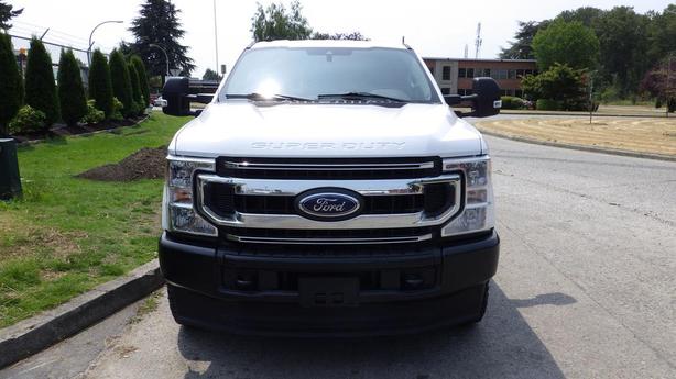 2020 Ford F-350 8 Foot Flat Deck Crew Cab 4WD image 3
