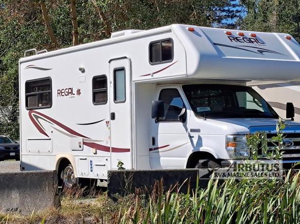 Used 2010 Triple E Regal C22 image 1