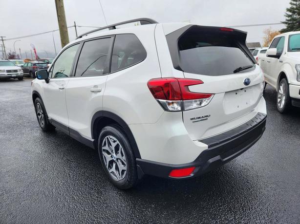 2021 Subaru Forester Touring image 8