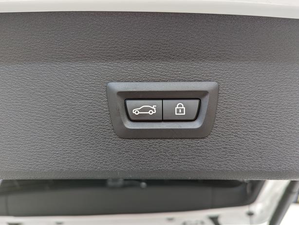2020 BMW X1 xDrive28i - No Accidents, Sunroof, Navigation image 8