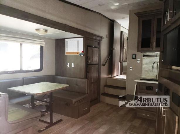 Used 2020 Forest River RV Island Trek Ultra Lite 2441WS image 5