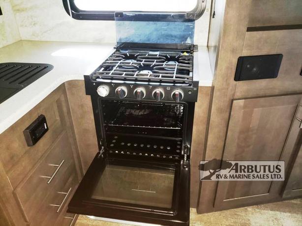 Used 2020 Forest River RV Island Trek Ultra Lite 2441WS image 8