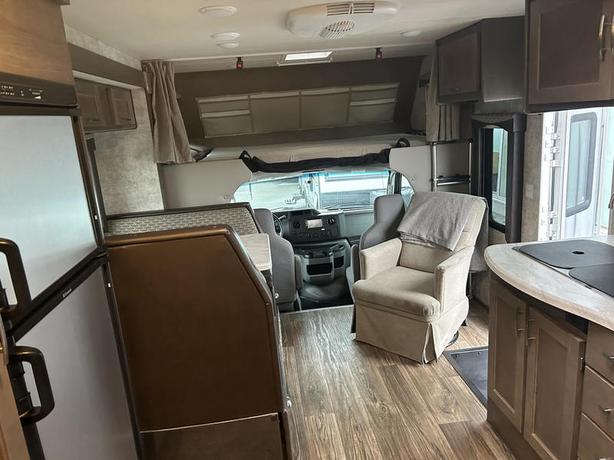 2019 Ford ADVENTURER 24DS image 8