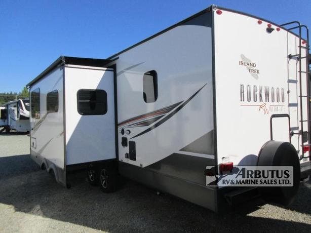 Used 2022 Rockwood Island Trek Ultra Lite 2706WS image 3