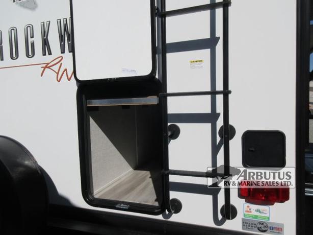 Used 2022 Rockwood Island Trek Ultra Lite 2706WS image 6