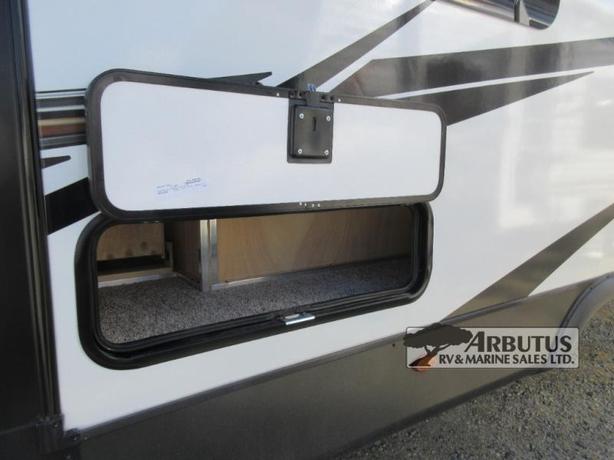 Used 2022 Rockwood Island Trek Ultra Lite 2706WS image 7