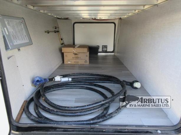 Used 2022 Rockwood Island Trek Ultra Lite 2706WS image 8