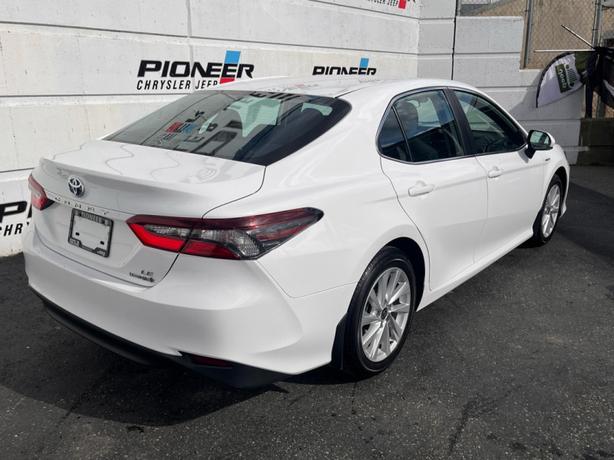 2021 Toyota Camry Hybrid Le image 7