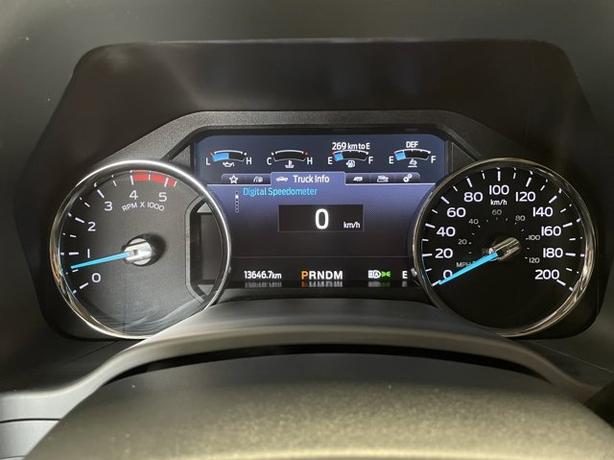 2022 Ford Super Duty F-450 DRW LARIAT 8' Box 4WD image 7