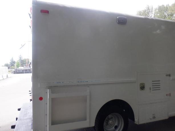 2003 Freightliner MT45 Chassis Cargo Step Van Diesel image 6