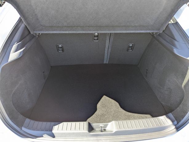 2022 Mazda CX-30 GT - No Accidents, Leather, Sunroof, AWD image 7