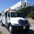 2006 International 4300 DT466 Bucket Truck Air Brakes Dually Diesel thumbnail image 2