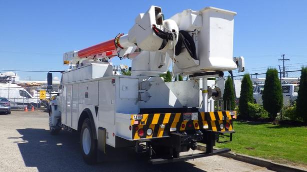 2006 International 4300 DT466 Bucket Truck Air Brakes Dually Diesel image 8